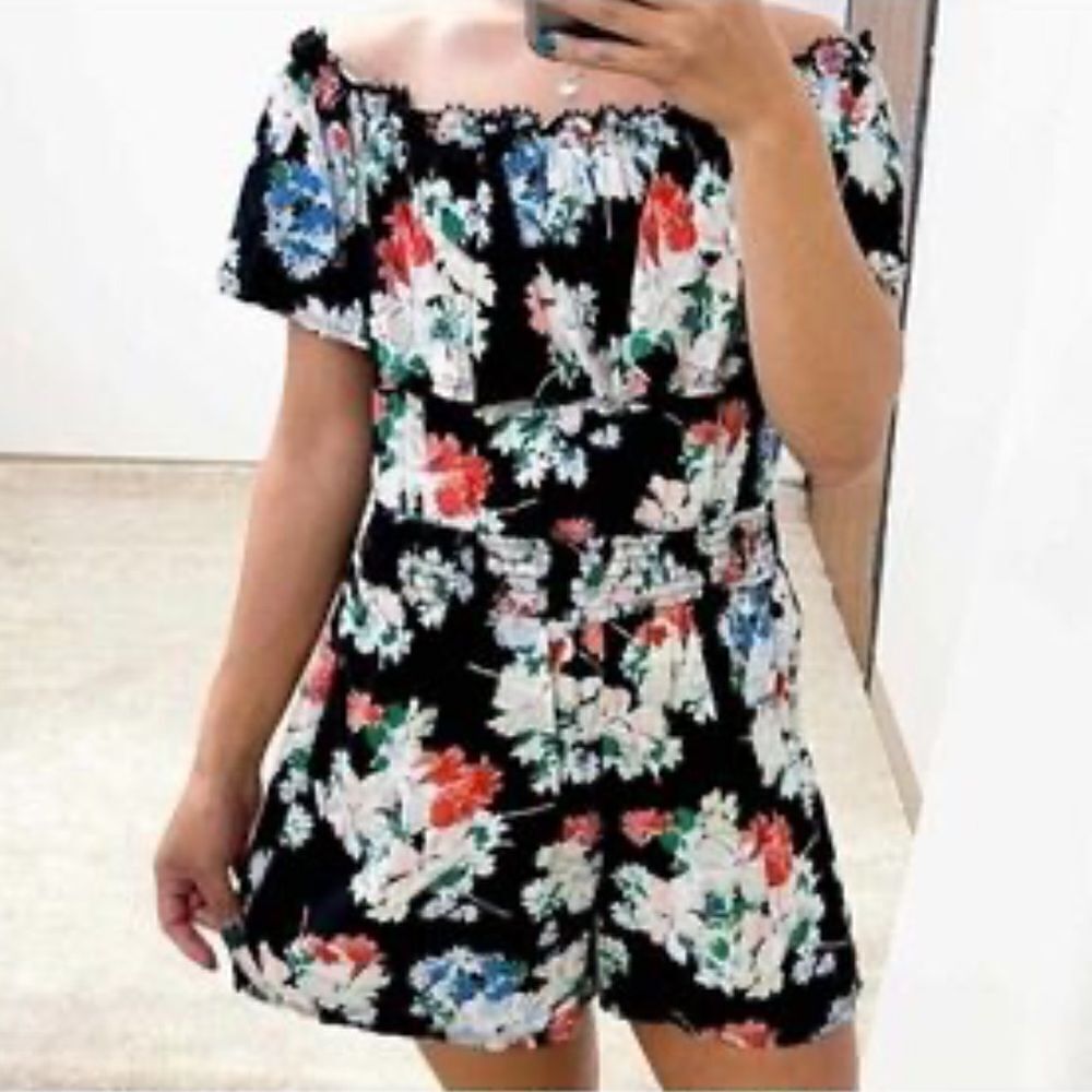 Abercrombie and Fitch Floral One Piece Romper Women’s XS